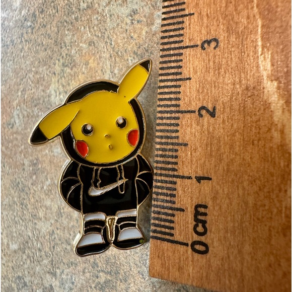 Pokemon Pikachu Nike Enamel Pin Brooch - Picture 2 of 3